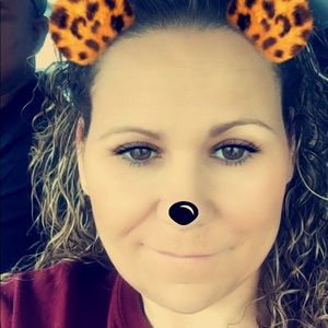 Hi Everyone my name is Stacy and I am your Posher!! ❤️